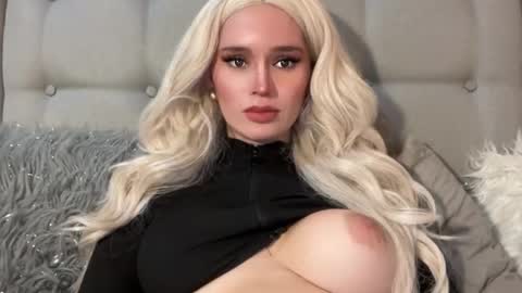 Mia online show from 12/04/24, 03:37