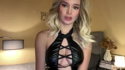 Mia online show from 11/07/25, 07:30