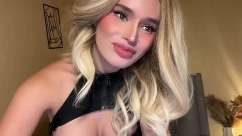 Mia online show from 11/13/25, 07:57