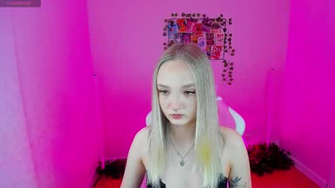 Annie online show from 03/08/25, 01:06