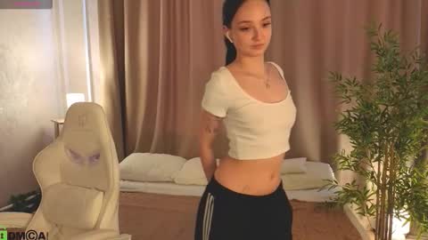 Annie online show from 02/20/26, 06:26