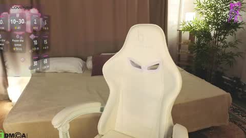 Annie online show from 04/03/26, 01:25