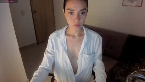 Snapshot of susan_arango chatting on 07/13/26, 12:02 susan love online show from 07/13/26, 12:02
