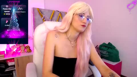 Susan online show from 12/15/25, 11:36