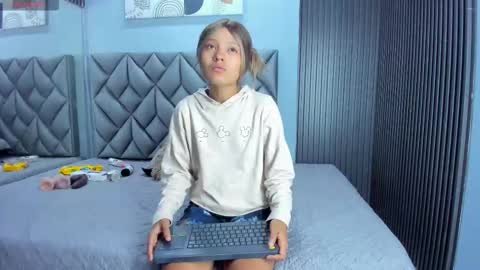 susana_sanchezz online show from 02/15/26, 12:14
