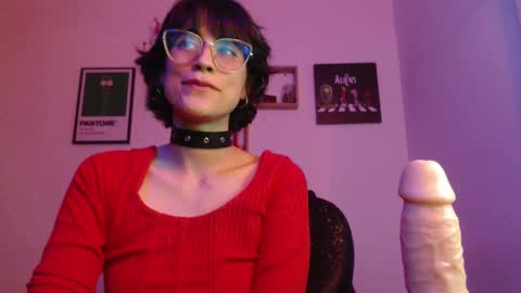 susana_w online show from 12/19/24, 02:12