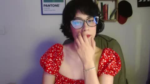 susana_w online show from 11/27/25, 10:45