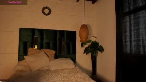 Susana W online show from 11/13/25, 09:03