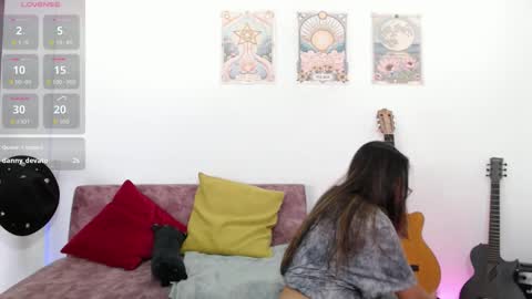 Snapshot of susanahendrix chatting on 09/13/25, 06:29 Susana hendrix online show from 09/13/25, 06:29