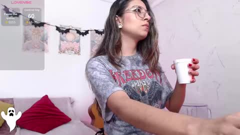 Snapshot of susanahendrix chatting on 10/12/25, 03:33 Susana hendrix online show from 10/12/25, 03:33