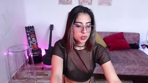 Snapshot of susanahendrix chatting on 10/14/25, 07:58 Susana hendrix online show from 10/14/25, 07:58