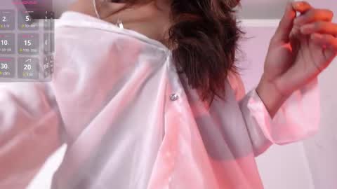 Snapshot of susanahendrix chatting on 12/14/25, 03:17 Susana hendrix online show from 12/14/25, 03:17