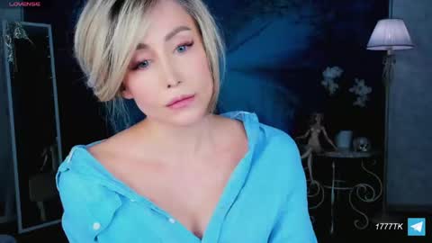 Snapshot of susannawallace chatting on 03/22/26, 04:49 InaraSerra online show from 03/22/26, 04:49