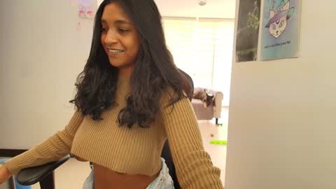 Snapshot of susanrhodes chatting on 02/07/25, 02:58 Andrea - Migue online show from 02/07/25, 02:58