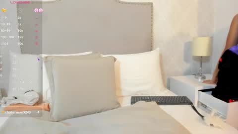 Snapshot of susanthomass chatting on 11/19/25, 07:36 susanthomass online show from 11/19/25, 07:36