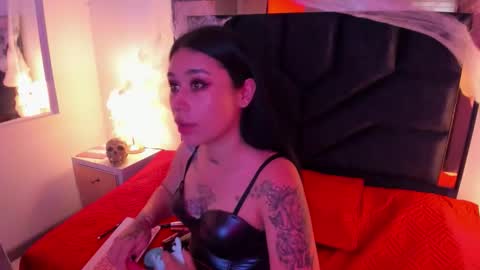 susanvilla online show from 10/27/25, 07:51