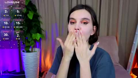 Susie online show from 02/10/25, 01:22