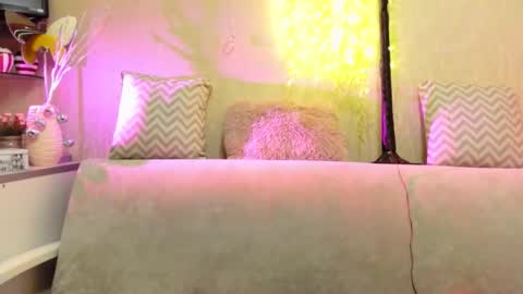 Snapshot of susiexnoreen chatting on 02/13/26, 04:19 SusiexNoreen online show from 02/13/26, 04:19