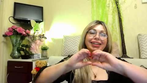 SusiexNoreen online show from 05/13/26, 01:25