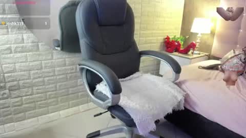 Snapshot of sussy__stone chatting on 07/25/26, 12:14 online show from 07/25/26, 12:14