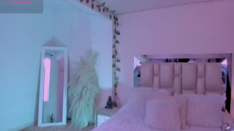 sussy_bell_ online show from 04/20/26, 09:27