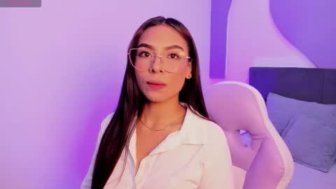 sussy_sweet4u online show from 11/06/25, 08:48