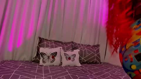 susyy online show from 11/23/25, 07:35