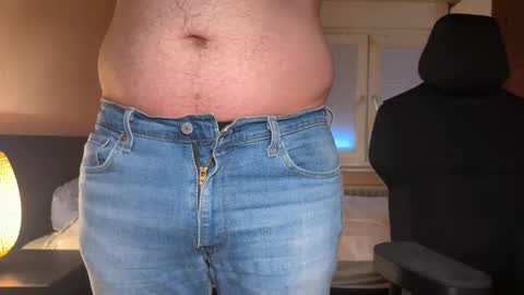 Snapshot of sutlac90 chatting on 10/31/25, 03:46 sutlac90 online show from 10/31/25, 03:46