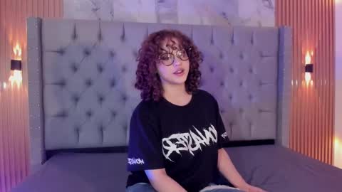 suxan_white online show from 09/15/25, 11:32