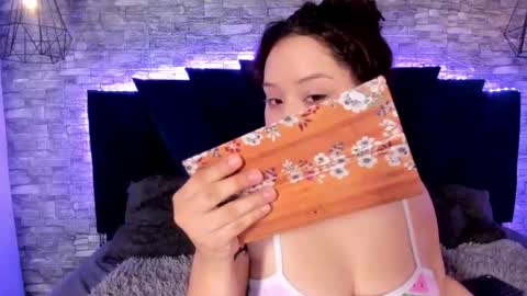 suxan_white online show from 04/23/26, 09:28