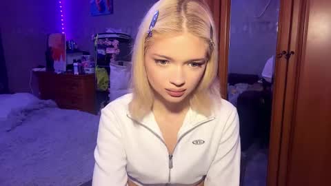 Snapshot of suzannabarmes chatting on 05/13/26, 09:44 Stacy online show from 05/13/26, 09:44