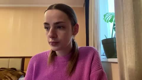 Emila online show from 04/19/26, 06:35