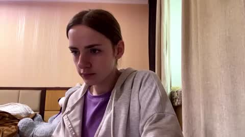 Snapshot of suzannetigerino chatting on 06/15/26, 07:32 Emila online show from 06/15/26, 07:32