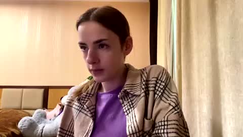 Snapshot of suzannetigerino chatting on 06/18/26, 07:08 Emila online show from 06/18/26, 07:08