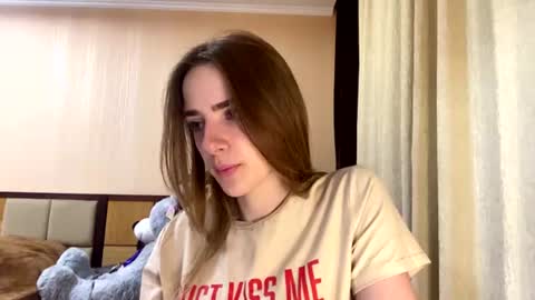 Snapshot of suzannetigerino chatting on 07/07/26, 07:23 Emila online show from 07/07/26, 07:23