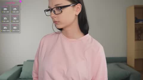 Snapshot of suzannetoye chatting on 12/13/25, 07:53 Sena online show from 12/13/25, 07:53