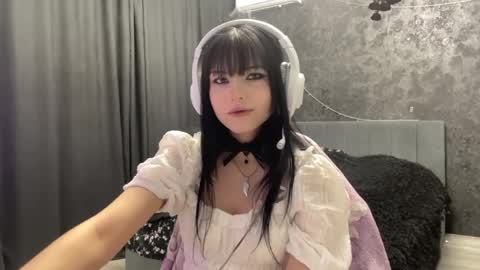 EmilySuonn online show from 03/31/26, 07:36