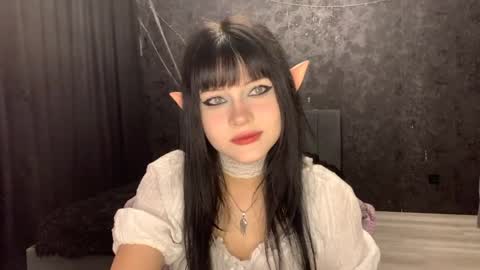 EmilySuonn online show from 05/06/26, 05:46
