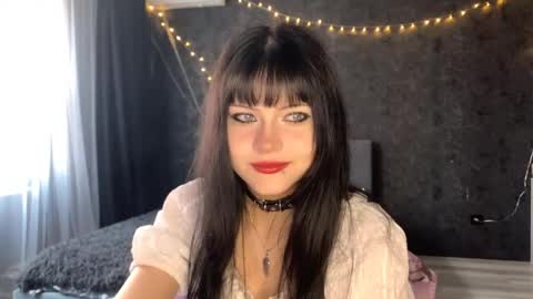 EmilySuonn online show from 05/07/26, 05:35