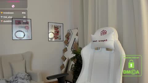 Suzy  next stream  Thursday Friday Saturday online show from 02/12/25, 06:40