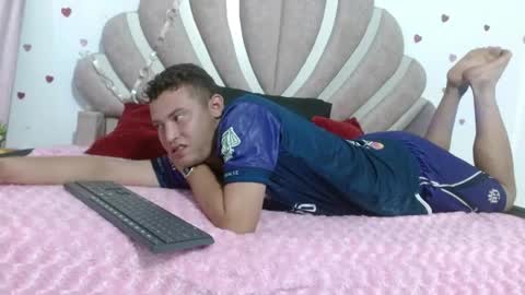 Snapshot of sven_fox723 chatting on 05/18/26, 01:39 Sven online show from 05/18/26, 01:39
