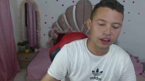 Snapshot of sven_fox723 chatting on 06/08/26, 12:38 Sven online show from 06/08/26, 12:38
