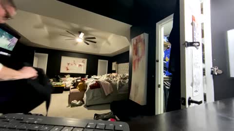 Snapshot of swapman47 chatting on 12/30/24, 05:26 Swapman47 online show from 12/30/24, 05:26