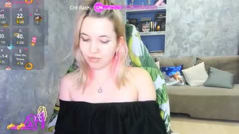 Snapshot of sweeet_bee chatting on 02/15/25, 02:15 Melisa online show from 02/15/25, 02:15