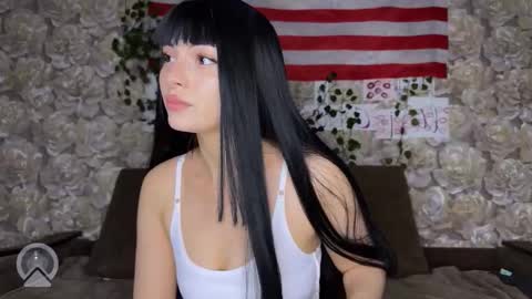 Snapshot of sweeet_strawwberies chatting on 10/18/25, 06:30 sweeet_strawwberies online show from 10/18/25, 06:30