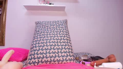 Snapshot of sweegirl_ chatting on 09/22/25, 11:56 Debora online show from 09/22/25, 11:56