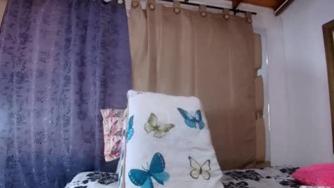 Snapshot of sweegirl_ chatting on 10/12/25, 12:04 Debora online show from 10/12/25, 12:04