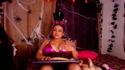Snapshot of sweegirl_ chatting on 10/16/25, 11:55 Debora online show from 10/16/25, 11:55