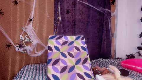 Snapshot of sweegirl_ chatting on 10/27/25, 11:58 Debora online show from 10/27/25, 11:58