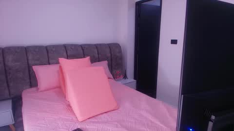 Snapshot of sweegirl_ chatting on 11/05/25, 11:54 Debora online show from 11/05/25, 11:54